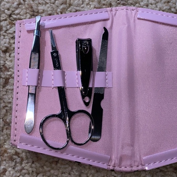 NEW Mini Manicure Tools Set - Picture 2 of 3